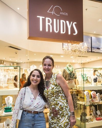 Lelê Santhana  e Barbara Schmalzl