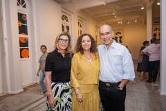 Andrea e José Olympio Pereira com Beatriz Milhaze