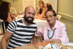 Vini-Figueira-e-Licia-Fabio_Easy-Resize.com_
