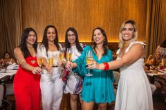 Isadora Regis, Darcy Fiuza, Erika Samantha, Fernanda Vieira e Caroline Guimarae