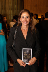 Luciana-Villas-Boas_Easy-Resize.com_
