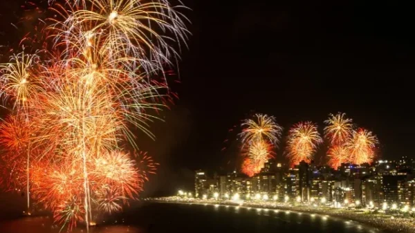 vila-velha-teve-15-minutos-de-queima-de-fogos-no-reveillon-2022-674107