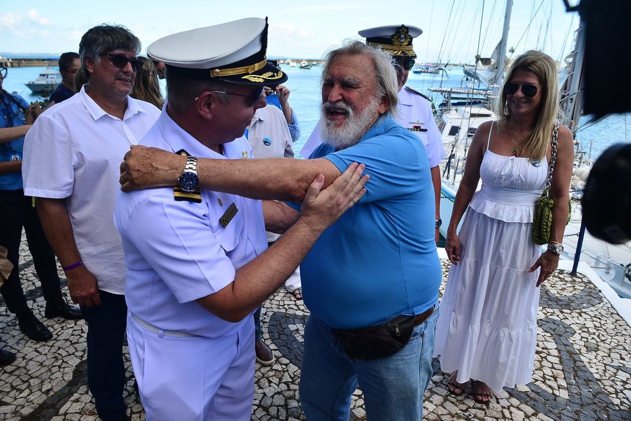 Aleixo Belov é parabenizado por autoridades da Marinha