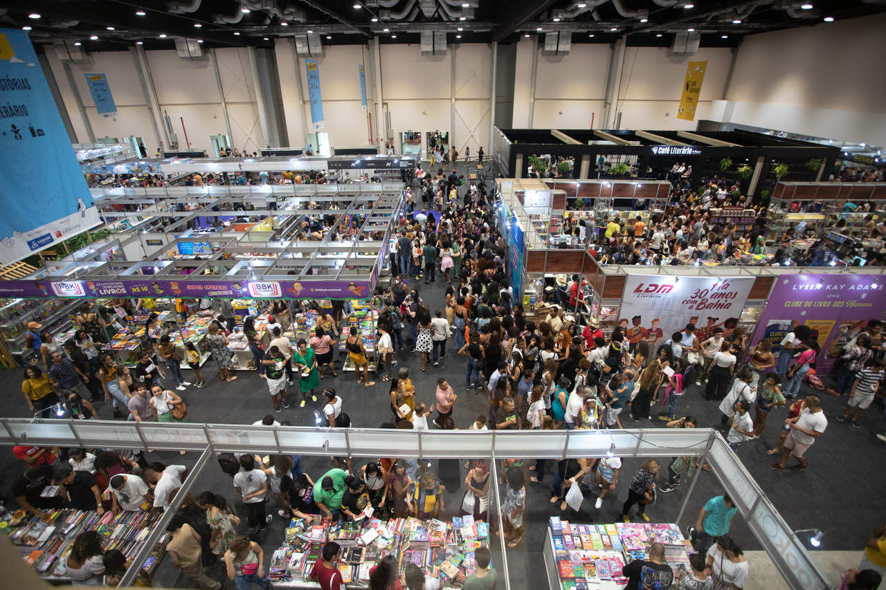 O público comprou muitos livros na Bienal - Foto: Filmart Media