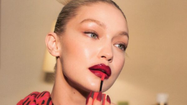 Cor Pantone 2023 Viva Magenta