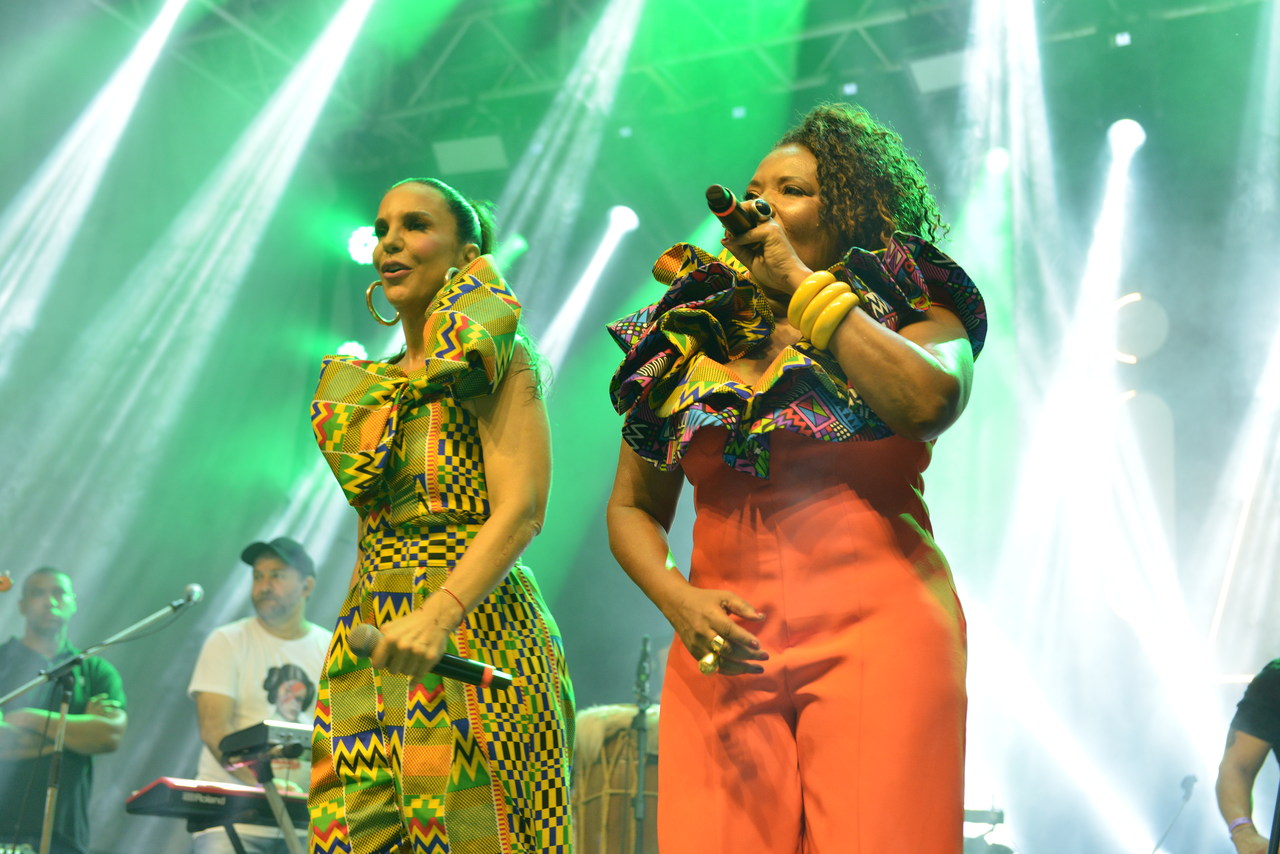 Ivete e Margareth levaram o público ao delírio no Mercado Iaô - Fotos | Ricardo Prado