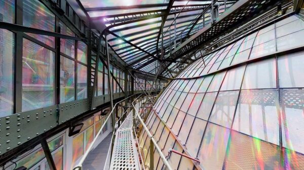 Simulação da instalação To Breathe na parte externa da cúpula da Galeries Lafayette Haussmann