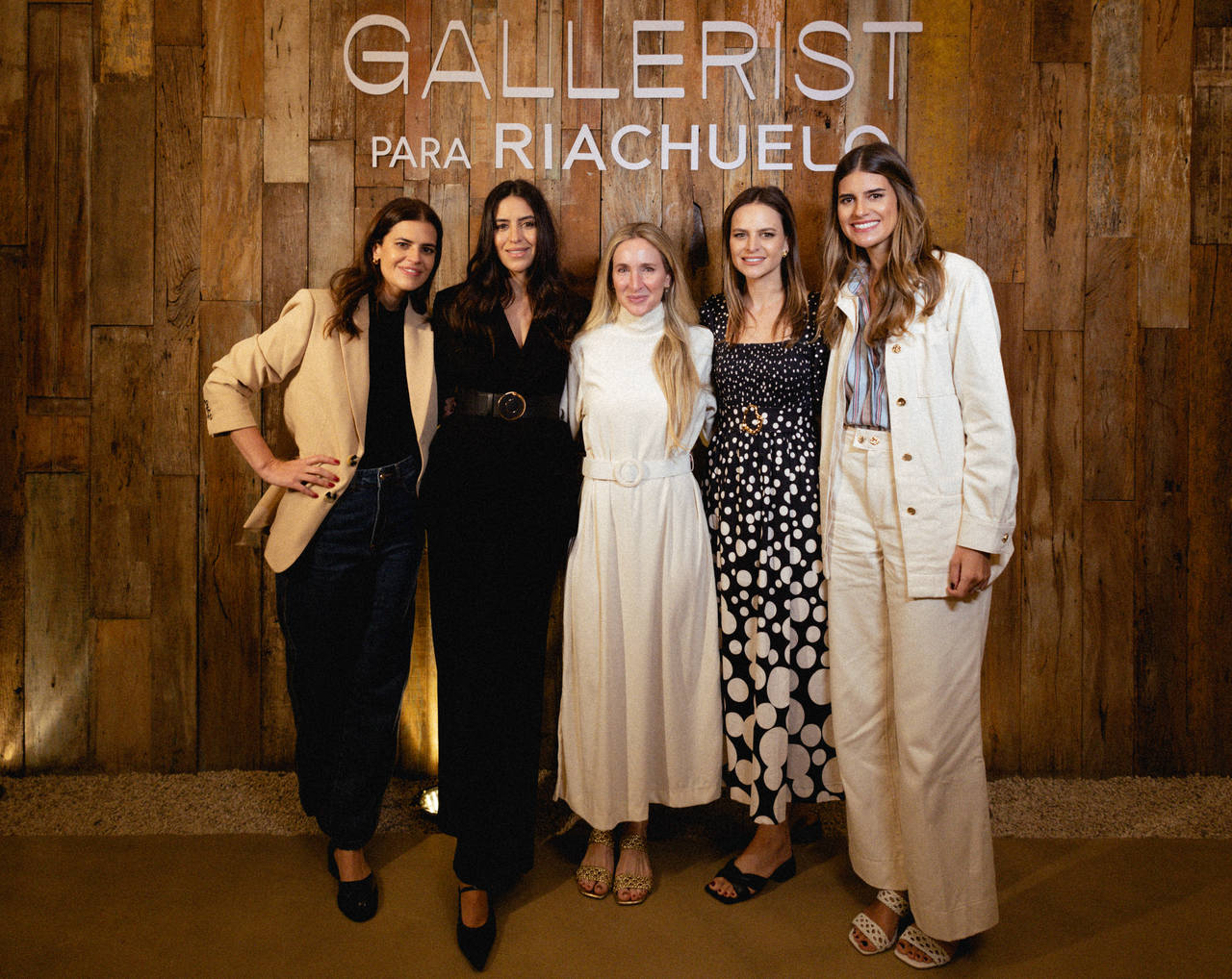 Carolina Cassou, Amanda Cassou, Luiza Ortiz, Fernanda Cassou e Mariana Cassou