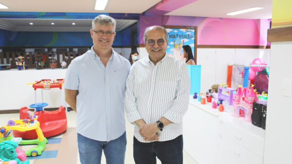 Gian Francesco Angelino, gestor do Bella Napoli, e Roberto Sá Menezes, presidente do GACC-BA