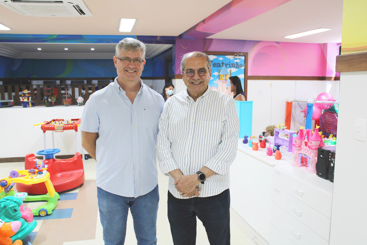 Gian Francesco Angelino, gestor do Bella Napoli, e Roberto Sá Menezes, presidente do GACC-BA