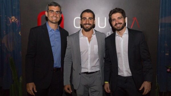 Guilherme e Felipe Gonzalez e Marcel Martinez, sócios Ogunjá Arte Decor ( Foto: Divulgação)