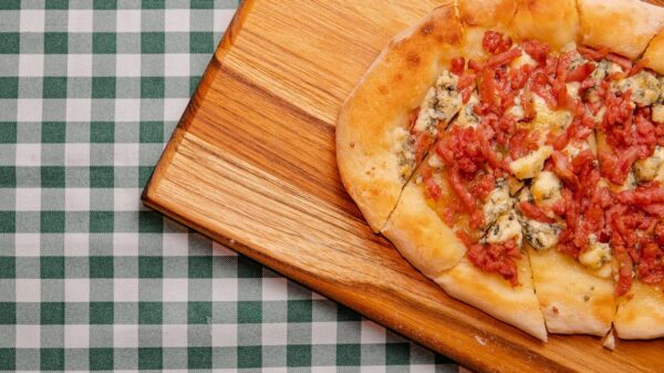 Pizzeta calabresa e gorgonzola é uma das novidades