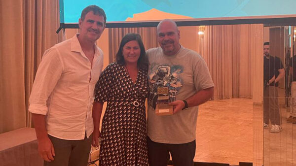 Luciano e Tatiana Mandelli e Lon Menezes