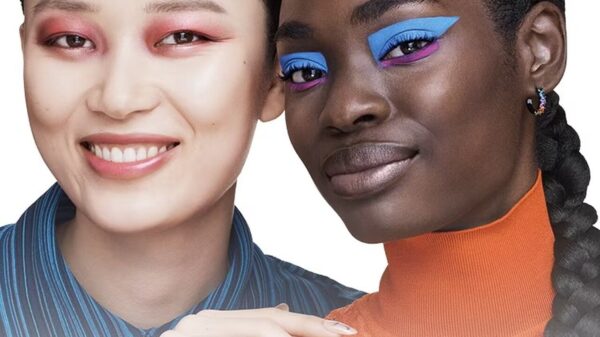 Mac Cosmetics - Connect in Color