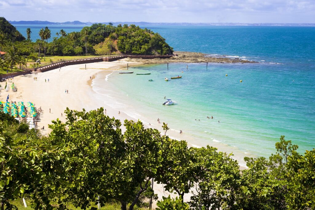 Praia da Ponta de Nossa Senhora de Guadalupe, na Ilha dos Frades