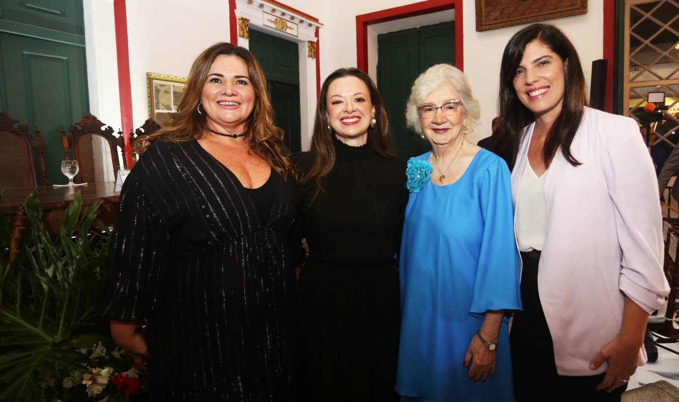 Agnaluce ao lado de outras integrantes da ACB/ Foto: Tati Freitas/ Divulgação