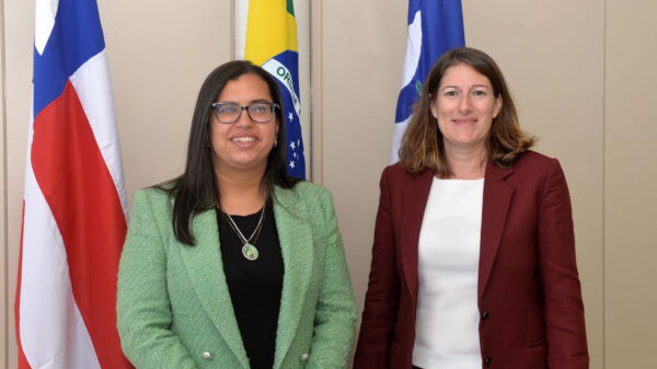 A vice-prefeita de Salvador Ana Paula Matos e a embaixadora Stephanie Al-Qaq