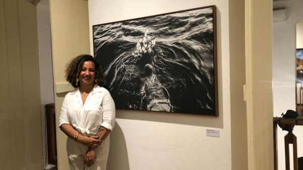 Amanda Tropicana e sua fotografia exposta no MAM - Foto | Wagner Oliveira