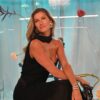 Gisele Bündchen estrela campanha surrealista de verão 24 da Arezzo Créditos Ale Virgílio e Nicolas Callegari