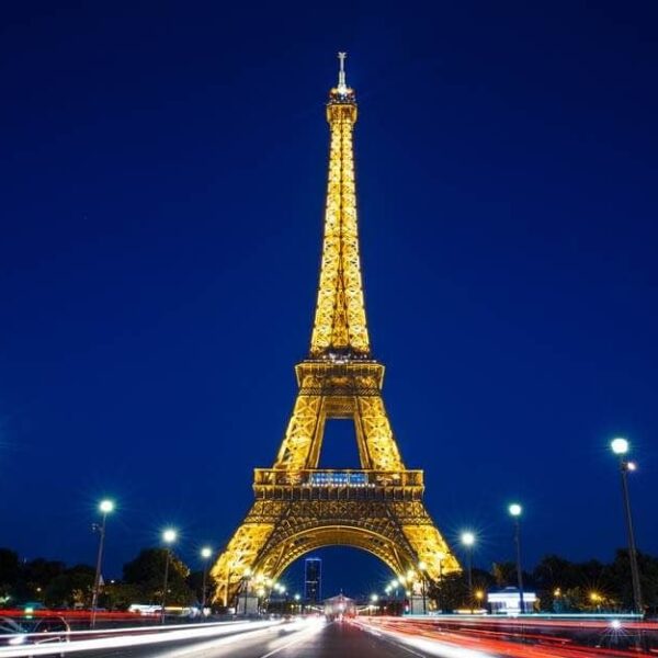 Taking-Photos-of-the-Eiffel-Tower-at-Night-Is-Actually-Illegal—Here’s-Why_539965834_Tom-Eversley-ft