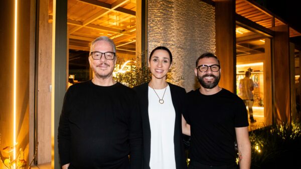 Carlos Amorim, Graziela Di Caroli - diretora de franquias da Casacor - e José Araújo - Fotos | Grabriel Alencar