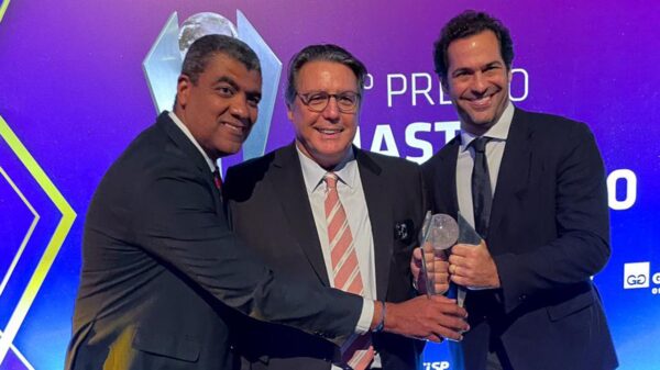 Luciano Lopes, Diretor Executivo da Prima Empreendimentos, Rubén Escartín, presidente da Prima Empreendimentos, e Constantino Bittencourt, Sócio-diretor do Grupo Fasano