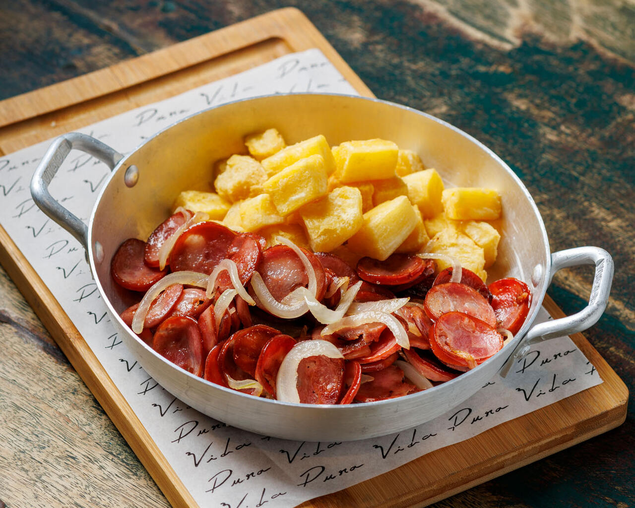 Calabresa Defumada com Aipim Frito - Foto | Leonardo Freire