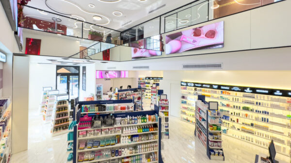 Drogaria Discover - Cauê Moreno