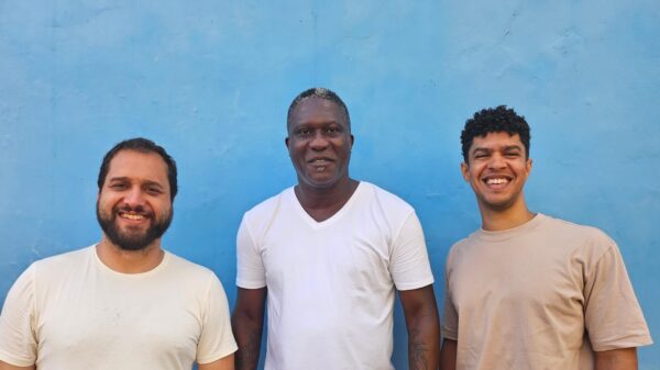 Tiago Basto e Léo Paranaguá, da NZO Hub Criativo ,e o produtor cultural Hamilton Ribeiro