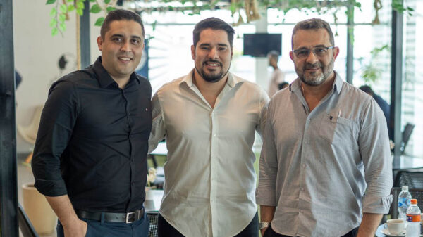 Os sócios Emerson Ricardo Araújo de Moura, Gabriel Soares Mota Dias e Rodrigo Brayner de Farias