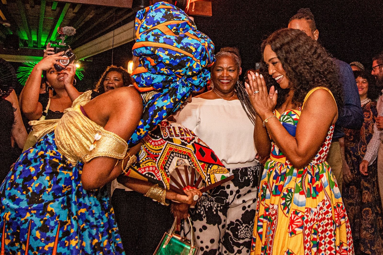 Angela Basset é recebida em jantar especial para convidados - Fotos | Divulgação