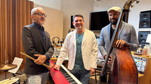 Yacoce Simões Trio vai se apresentar no espaço - Foto | Divulgação