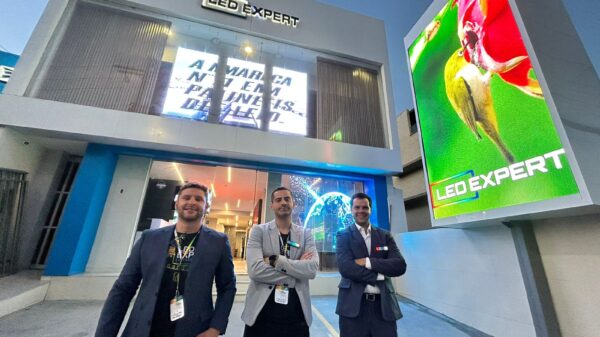 Os sócios da LED na nova casa: Salvador recebe estrutura - Foto | Divulgação