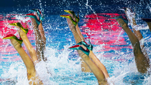 Paris is Louboutining - Divulgação