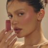 Kylie Cosmetics Blush Stick Multifuncional - Divulgação
