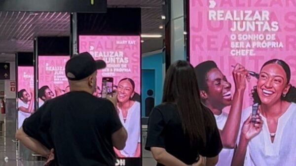 Mary Kay pinta a Bahia de rosa para a celebração de evento - Divulgação