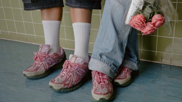 New Balance lança o 1906R Rose Runner em collab com Jack Harlow - Divulgação