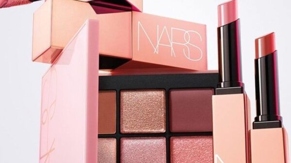 NARS Afterglow Tempting Eyeshadow Palette - Divulgação