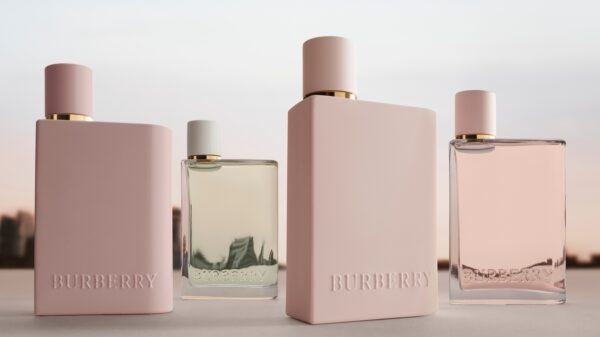 Burberry Her Eau de Parfum Intense - Divulgação
