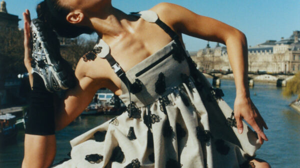 Cecilie Bahnsen apresenta nova collab com a ASICS GEL-KAYANO™ 20 - Divulgação