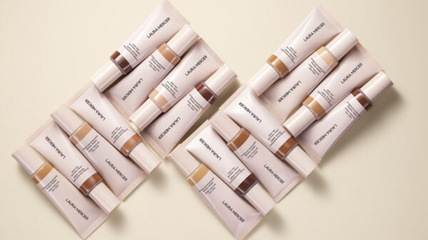 Laura Mercier Tinted Moisturizer Natural Dewy SPF 30 - Divulgação