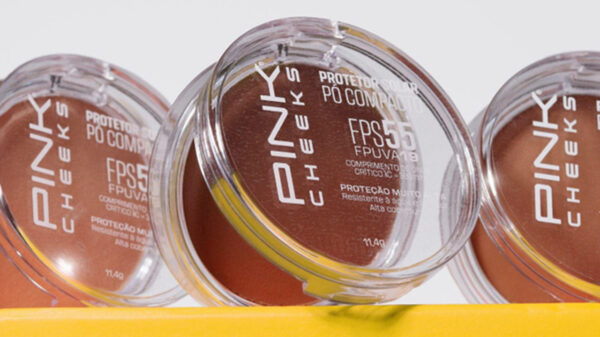 Pink Cheeks Protetor Solar Pó Compacto - Divulgação