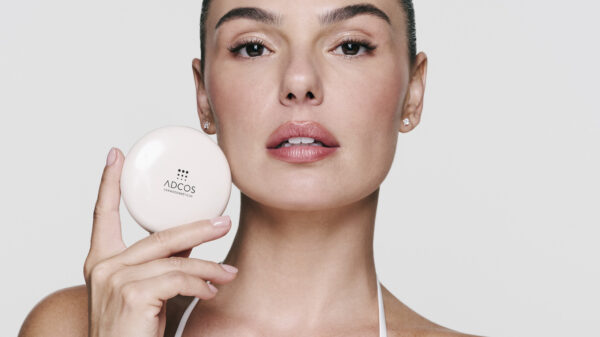 ADCOS relança Pó Compacto FPS 60 - Foto Divulgação