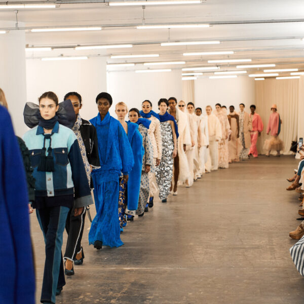 Eudora Siàge assina beleza no desfile de Paula Raia - Divulgação