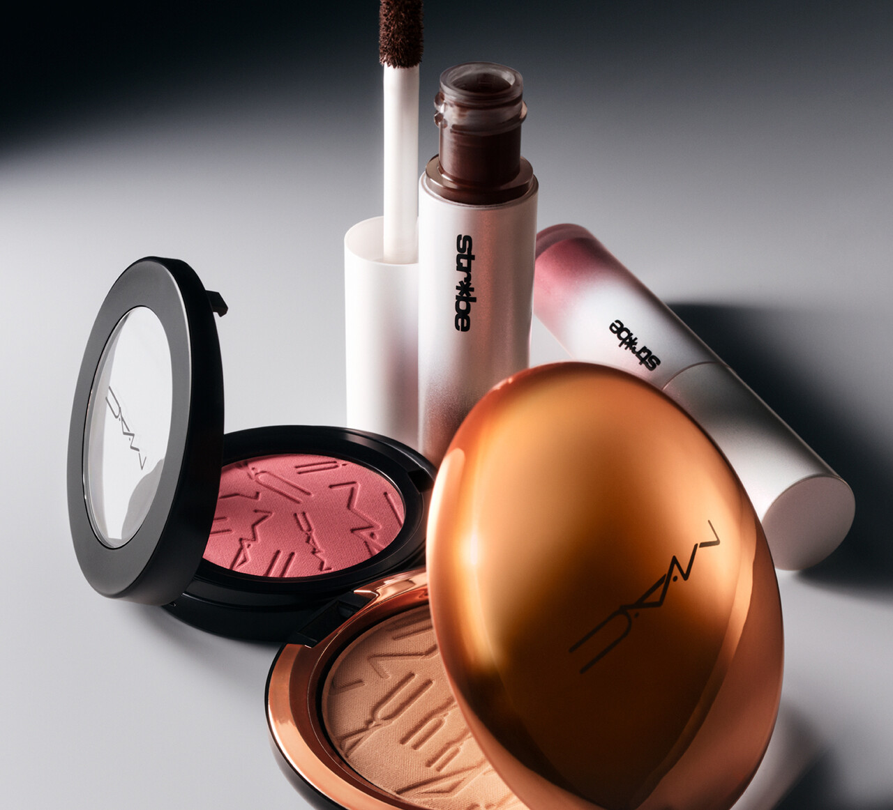 M·A·C lança novos essenciais para dominar o equilíbrio entre blush e bronzer - Divulgação