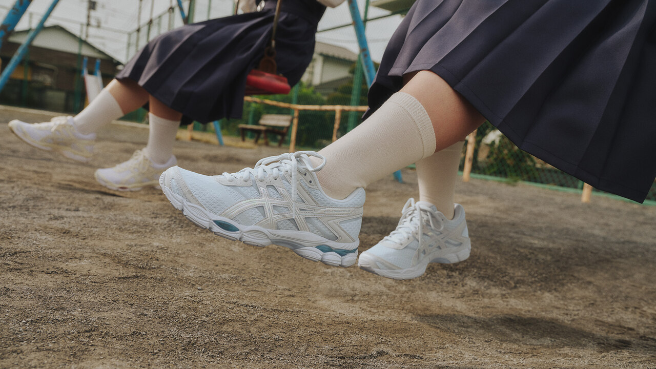O tênis retrô da ASICS que voltou GEL-CUMULUS 16 aposta em conforto e estilo urbano - Divulgação