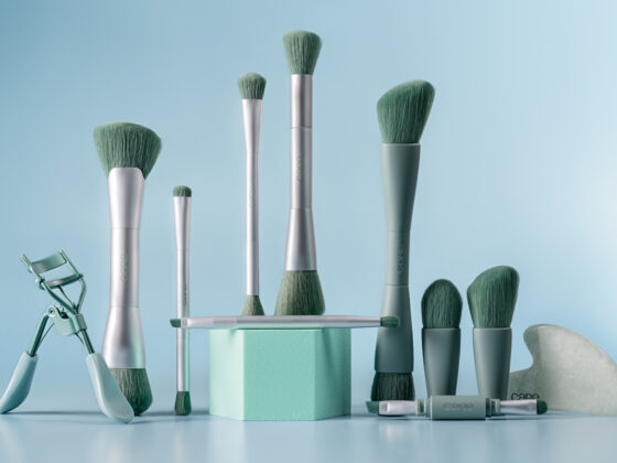 CARE Natural Beauty apresenta novos acessórios para transformar o ritual de maquiagem - Divulgação