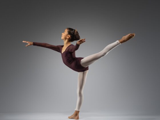 Bailarina fazendo pose de balé